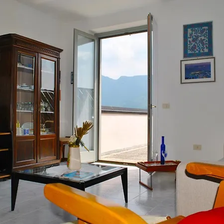Loft With Big Terrace Lake View Апартаменты *